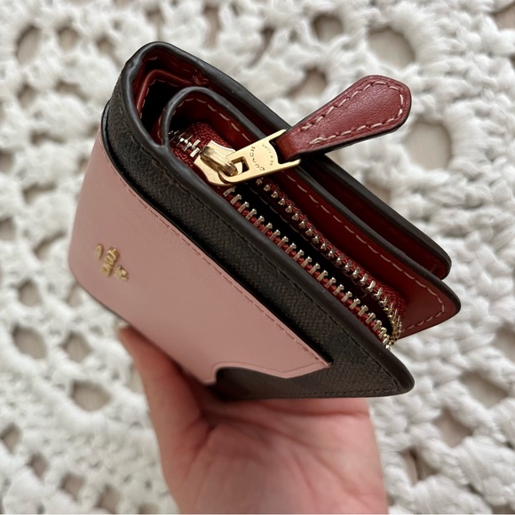 Coach Pink Wallet with C Logo - Picture 6 of 13
